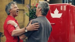 【胸熱】リズムを外すと「ブー！」国歌をうたえば扉がひらく、カナダのビール自販機
