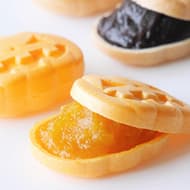 加賀藩御用菓子司 森八「ハロウィンもなか」ジャック・オー・ランタンの中にかぼちゃ餡や黒こし餡入り！