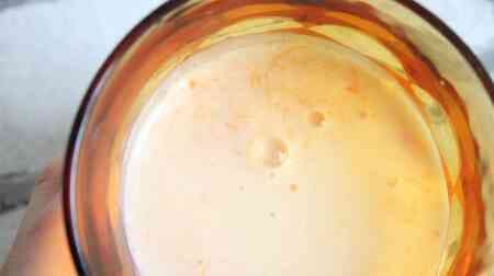 Recipe and recipe for "Ripe Persimmon Lassi" without a mixer! The richness of milk matches the sweetness of thick persimmon!