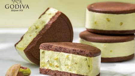 Butter Sandwich W Pistachio from Godiva Monthly Chef's Selection! Sandwich with cocoa cookie