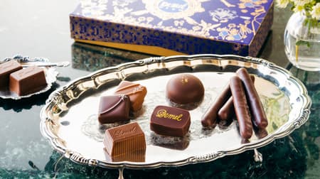 "DEMEL Valentine's Day 2023" Chocolat Selection, including orange peel chocolates in a gorgeous package.