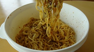 [Bonus experiment] Is it possible to make yakisoba with "I don't need ramen" don "in the microwave"?