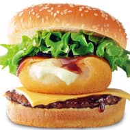 ドムドムハンバーガー「ポテトもちーズバーガー」ホクホクじゃがいもの “もち” にチーズクリーム入り！
