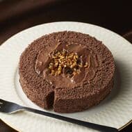 Ministop "Caramel Chocolat Cake", "Chocolat Roll Cake" and other sweets supervised by Chef Koji Tsuchiya of Theobroma