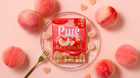 Kanro "Puree Gummi Premium Yamanashi White Peaches" reproduces the juicy taste of white peaches in a thick center gelée.
