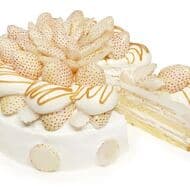 カフェコムサ「白いちごのショートケーキ」ホワイトキャラメルクリーム×ふわふわスポンジ！