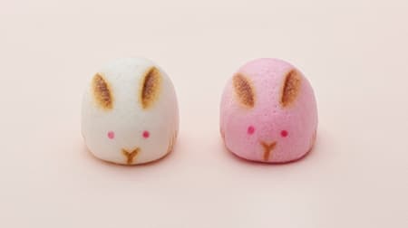 Toraya's "Rabbit Manjuu" - Cute red and white sweets in the shape of a rabbit! Rich flavor of Japanese yam buns for good luck!