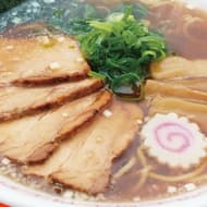 餃子の王将「忘れられない中華そば」魚介出汁の風味やネギ油香る醤油スープに北海道産小麦粉の麺