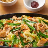 Yayoiken "Nira Pork Set Meal" - Stamina Menu Arrangement Originating in Oita! Chives, pork, and cabbage for a full stomach!