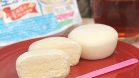 Lotte's "Yukimi Dakkoku Nama-Purin" (fresh cream) and egginess go well with mochi!