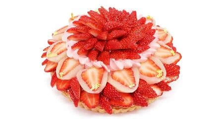 Cafe COMSA Japanese Material Fair "Amazake Mousse and Colorful Fruits Cake", "Strawberry Daifuku Cake", "Hojicha and Banana Cake".