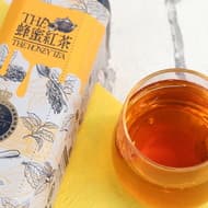 【実食】ハルナ「THE 蜂蜜紅茶」紅茶＆はちみつの香りと味わい！ほわんと感じる豊かな甘み ペットボトル入り蜂蜜紅茶