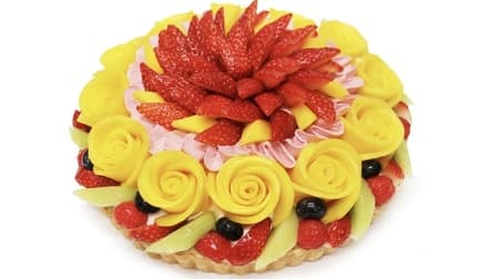 Cafe COMSA "Mango Rose and Colorful Fruit Cake" - A limited edition cake for Mother's Day that looks like a bouquet of flowers! The patissier's skill turns mangoes into beautiful roses.