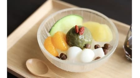 Funabashiya "Omatcha Fruits Anmitsu" with rich green tea bean paste & fresh fruits! Drizzled with homemade rich molasses.