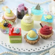 Ginza KOJI COZY CORNER "The Little Mermaid Collection (9 pieces)" petit gâteaux filled with a world view, including Ariel and Flander, the treasures Ariel collected! Baked sweets "Sweets BOX" and "Shell BOX" are also available.
