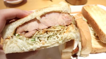 Komeda Coffee Shop "Amiyaki Chicken Hot Sandwich" with plenty of cabbage and juicy chicken! A very satisfying volume!