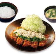 松のや「チキンかつ」タルタルソース・ネギ味噌・ネギ塩 3種の味とシンプルな「チキンかつ定食」松屋併設店でも販売