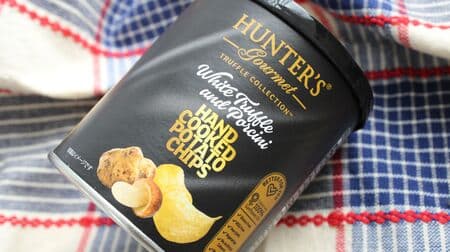 The highly recommended potato chips "Hunter Potato Chips White Truffle & Porcini Flavor" is a must-try! The zesty texture and mellow aroma of the mushrooms make them unstoppable!