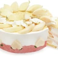 カフェコムサ「桃のミルクレープ」毎月3日はミルクレープの日！日本のおとぎ話を思わせる桃のデコレーション
