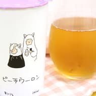 LAWSON "Peach Oolong" - The relaxing illustration is soothing.