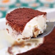 7-ELEVEN's frozen sweets "Cookie Tiramisu" and "Rare Cheese" are very good! You can eat them in 15 minutes naturally defrosted. They are excellent with buttery cookies!