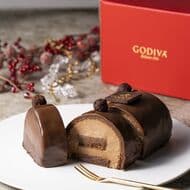 Godiva Christmas Limited Edition "Godiva Buche de Noel" Cake full of cacao! Pre-order in department store catalogs and online store.