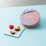 Godiva "Fortune Chocolates Collection" Limited Edition for Valentine's Day 2024! Moon and stars chocolates on sale January 10.