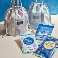 KALDI's "Summer Coffee Bag" bag comes in two colors, silver and blue, and contains three kinds of original coffee beans!