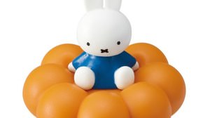 Miffy is here in Pon de Ring! "Ukiuki Miffy" that you can get at Mister Donut
