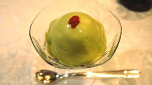 A must-have for avocado lovers! I've eaten "avocado parfait"-with dim sum afternoon tea