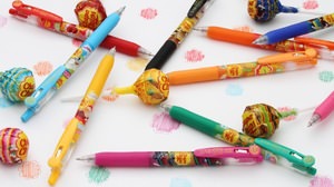 Chupa Chups becomes a "ballpoint pen"! Sweet scented "Sarasa Clip x Chupa Chups"