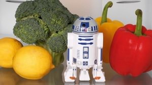 [I'm not lonely anymore] When I open the refrigerator, I feel that "R2-D2" says "Welcome back".