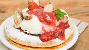 "Rare cheese pancakes with strawberry sauce" at Cafe Accueil--Strawberry tea "Ichigo Ichie"