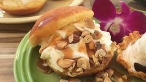 Hawaiian fried bread "Malasada" with whipped cream and fruits! "Malasada Sunday" Aloha Table Hawaiian Sweets & Tapas