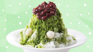 Melting like snow ... Fluffy "pure ice shaved ice" becomes Denny's! Three types of pineapple, strawberry, and Uji matcha Kintoki