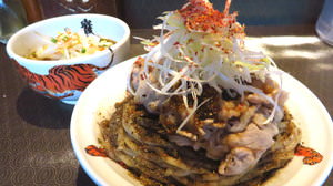 Pepper-covered tsukemen "Tsukemen" has a addictive aroma and stimulus