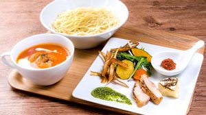 5つのトッピングで味わう「太陽の濃厚海老トマつけ麺」、新宿東宝ビル店でディナー限定
