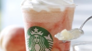 Juicy "Peach in Peach Frappuccino" on Starbucks--It's like biting a peach !?