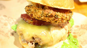 The popular "Bare Burger" in NY landed on Jiyugaoka! I ate a large hamburger