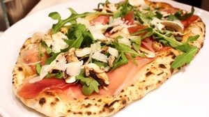 "Trattoria Pizzeria Bar Cabrio", a restaurant where you can eat the popular "Pinsa" in Italy, opens in Shinjuku!