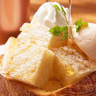 “高級デニッシュ食パン”のハニートーストが半額に！ミヤビカフェ“ハニートーストの日”記念