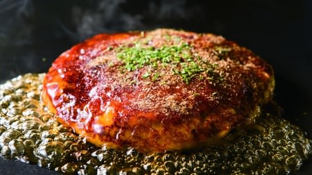 Is it sweet ...? "Crème Brulee Okonomiyaki" that melts cotton candy is in Dohtonbori!