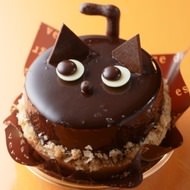 ハロウィンパーティーにぴったりのおもたせスイーツ8選！怖カワイイ“スカルチョコ”や“黒猫ケーキ”など