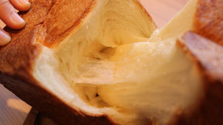 一番おいしい“高級デニッシュ食パン”の食べ方--焼きたてはココだけ！ミヤビカフェ神保町店オープン