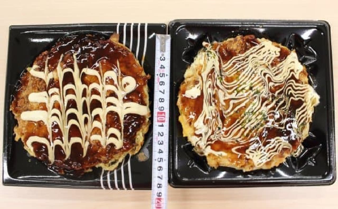 The size of the tray and the okonomiyaki are almost the same (My pork ball is on the left)