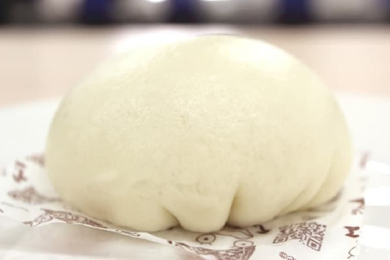 The back view is a common Chinese steamed bun