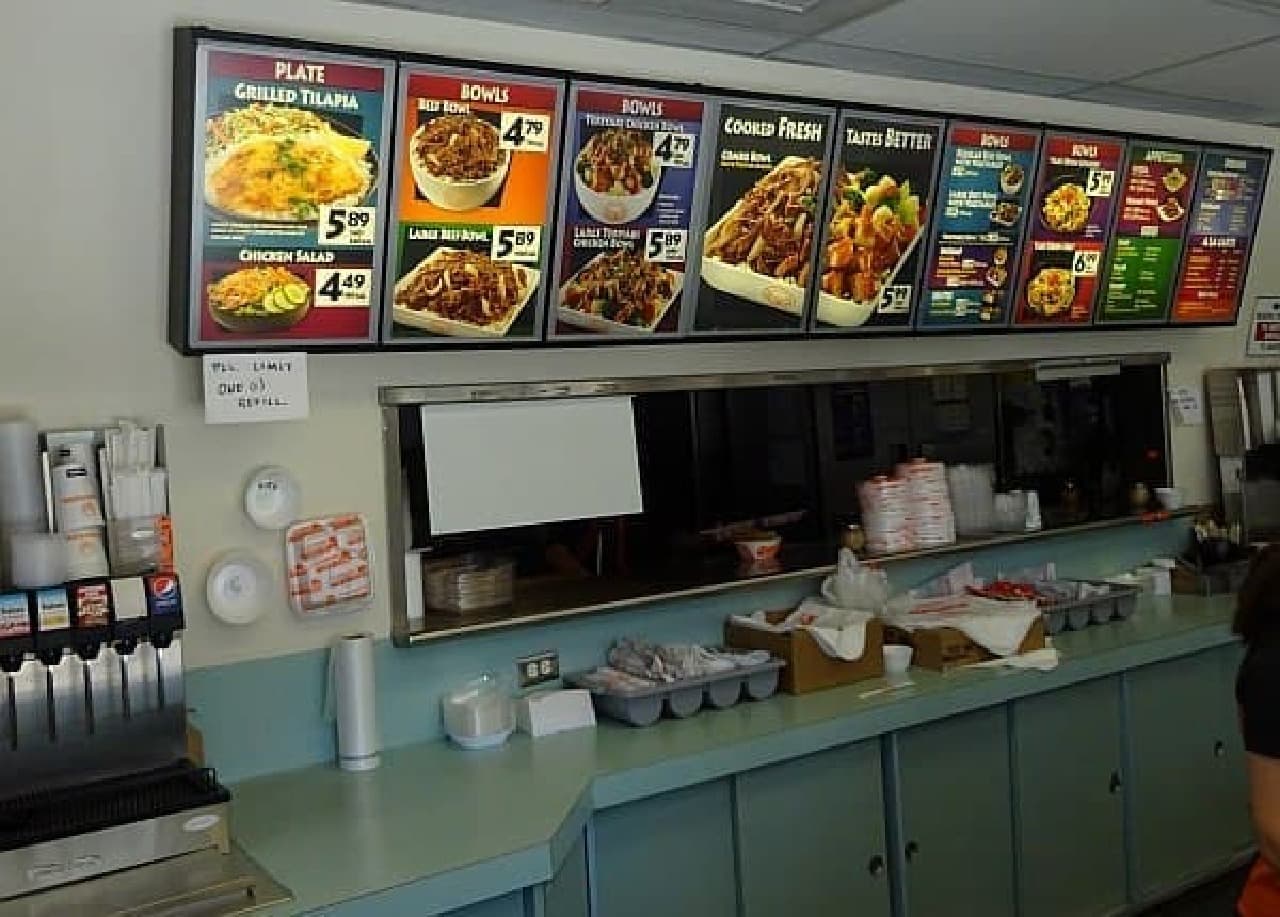 The inside of the store is American fast food style