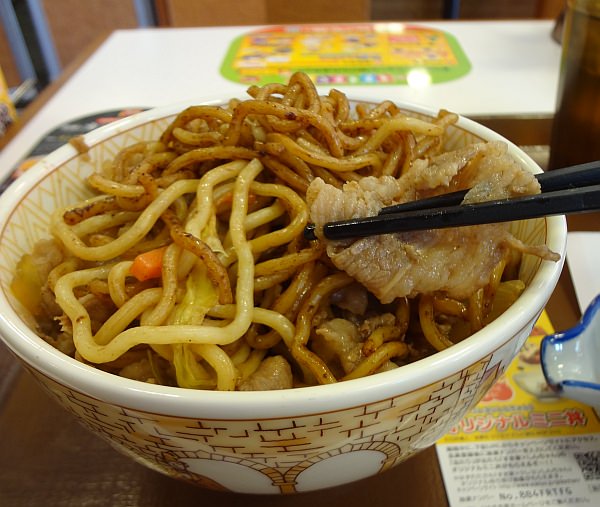 To meet the meat, you need to squeeze the yakisoba