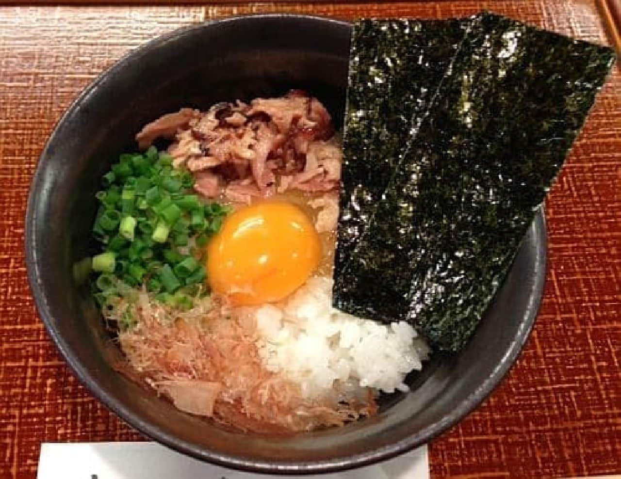 "Parent and child ball over rice" from "Banshu Himeji Main Store Tamagoya" is delicious!