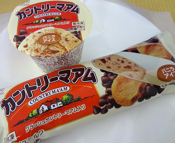 Cup type "Fujiya Country Ma'am (Vanilla Ice)" (top photo) and ice bar type "Fujiya Country Ma'am Bar" (bottom photo)